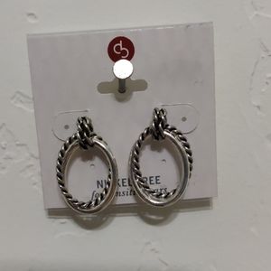 Stud earings